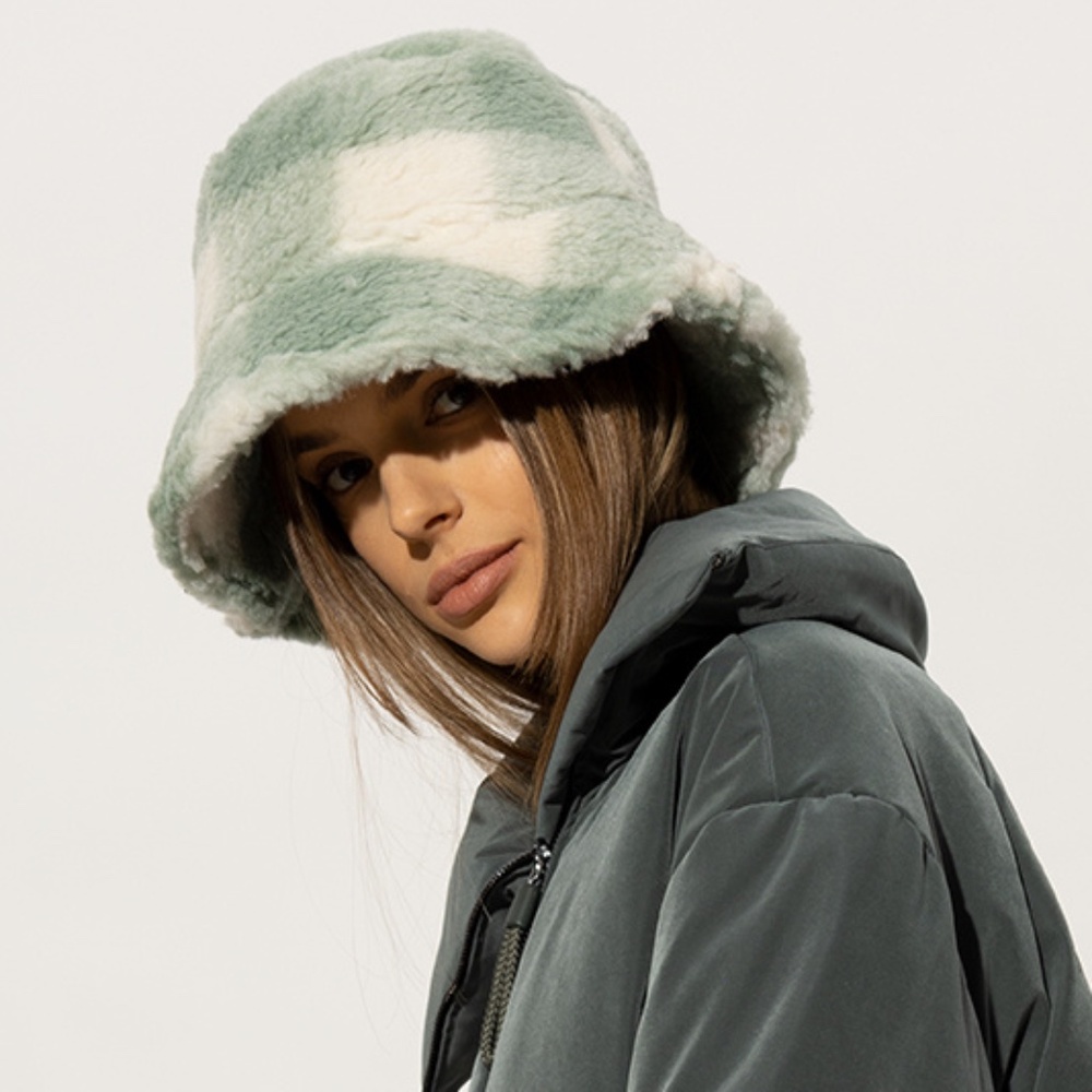 Stand Studio Wera bucket hat M New
